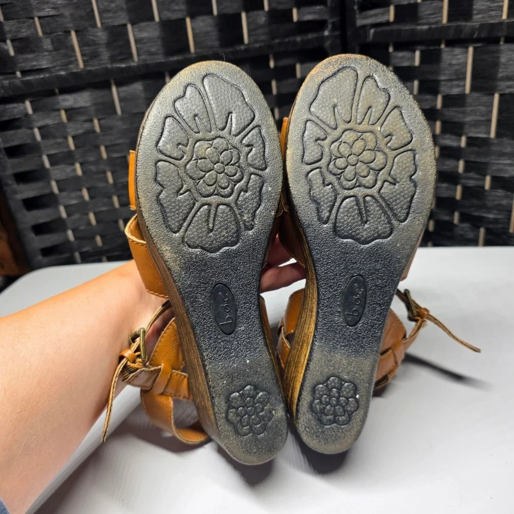 b.o.c. Born Concept Women Brown Faux Leather Wedge Sandals Size 8M Z30041